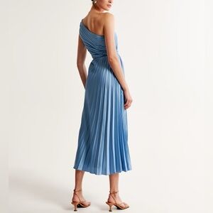 A&F Giselle Maxi Pleated Dress